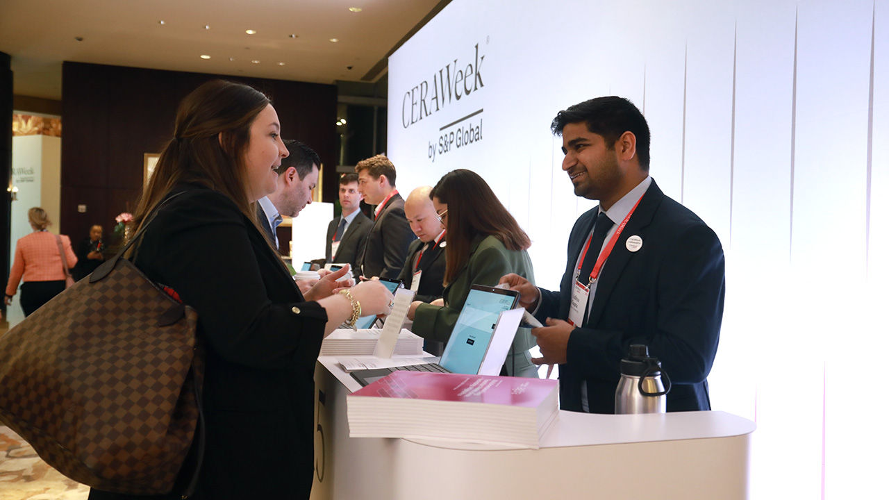 ceraweek-registration-desk