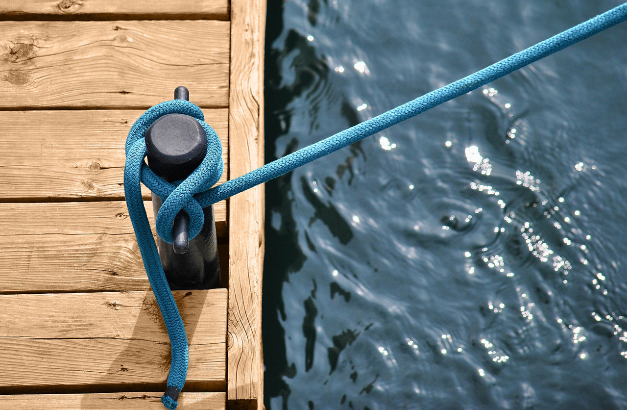 rope tied to the pier